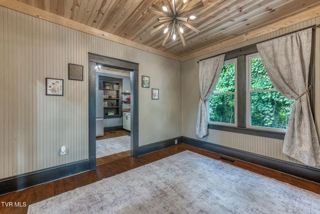 1208 Bluff City Highway, Bristol, TN 37620