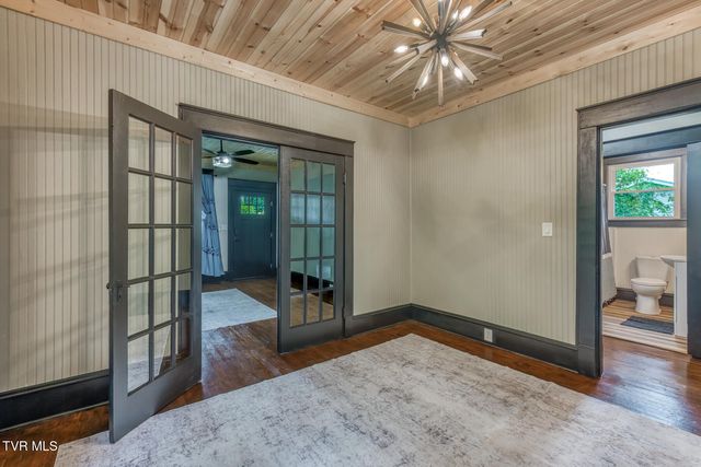 1208 Bluff City Highway, Bristol, TN 37620