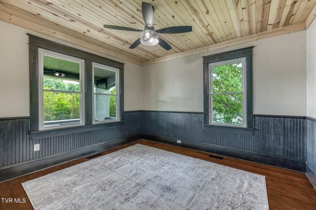 1208 Bluff City Highway, Bristol, TN 37620