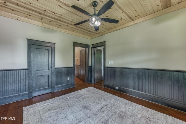 1208 Bluff City Highway, Bristol, TN 37620