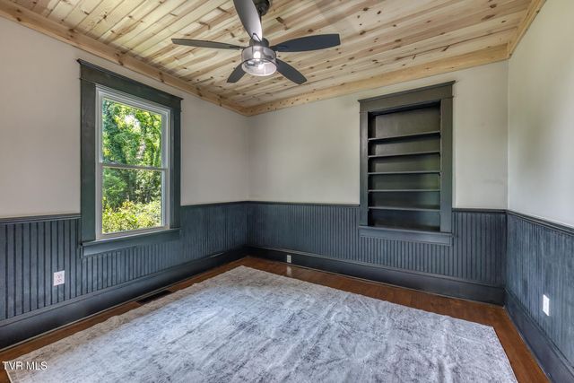 1208 Bluff City Highway, Bristol, TN 37620