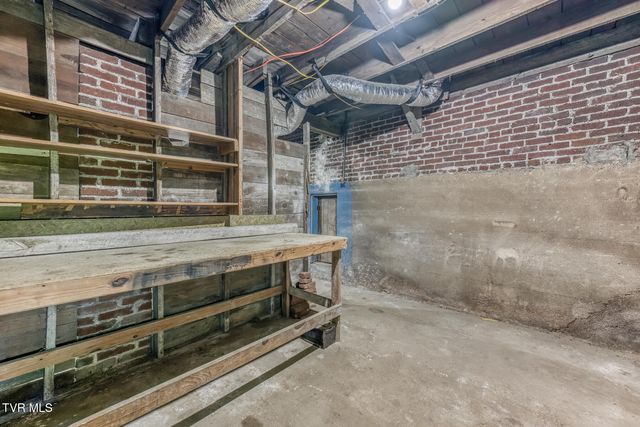 1208 Bluff City Highway, Bristol, TN 37620