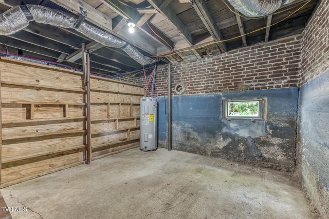 1208 Bluff City Highway, Bristol, TN 37620