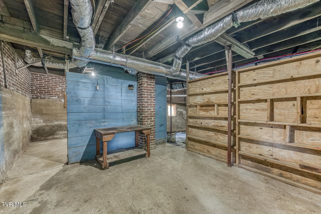 1208 Bluff City Highway, Bristol, TN 37620