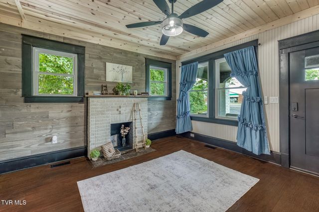 1208 Bluff City Highway, Bristol, TN 37620