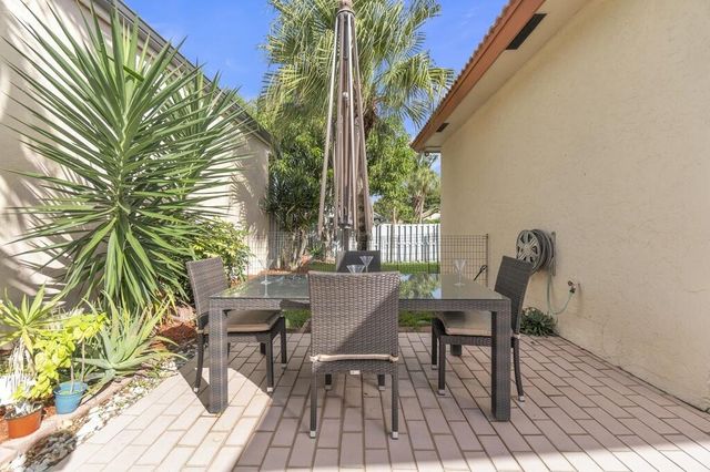 215 Citrus Trail, Boynton Beach, FL 33436