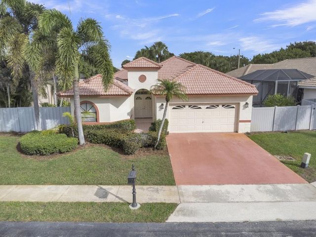 215 Citrus Trail, Boynton Beach, FL 33436