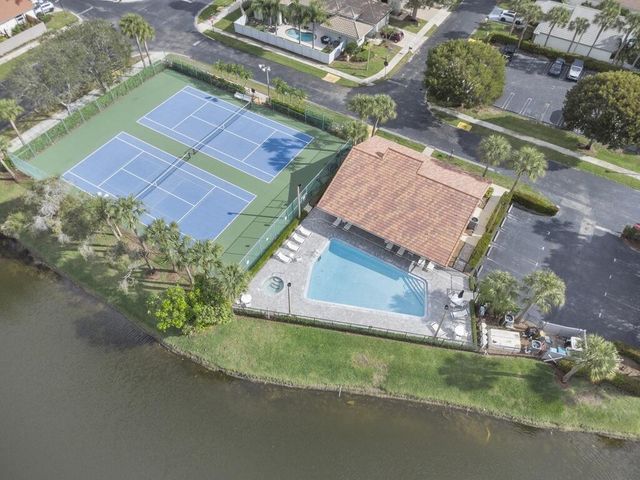 215 Citrus Trail, Boynton Beach, FL 33436