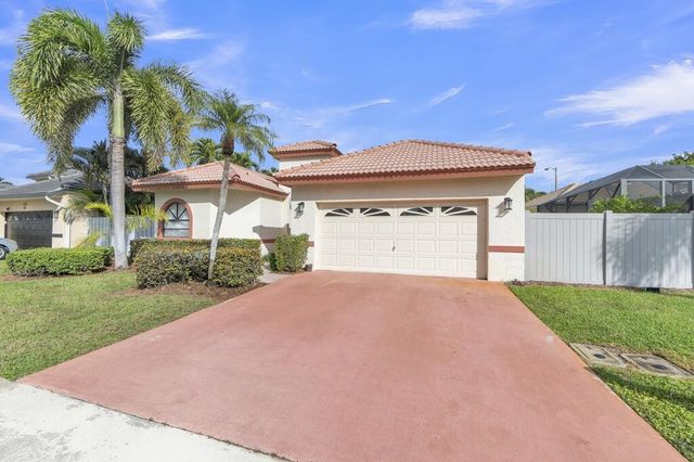 215 Citrus Trail, Boynton Beach, FL 33436