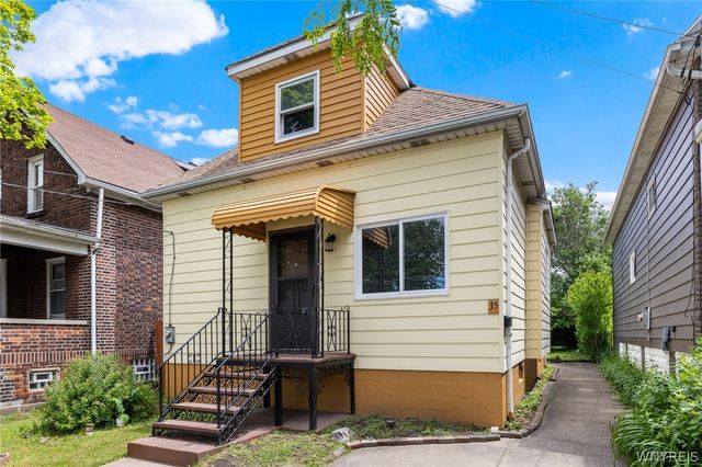 35 Reo Avenue, Cheektowaga, NY 14211
