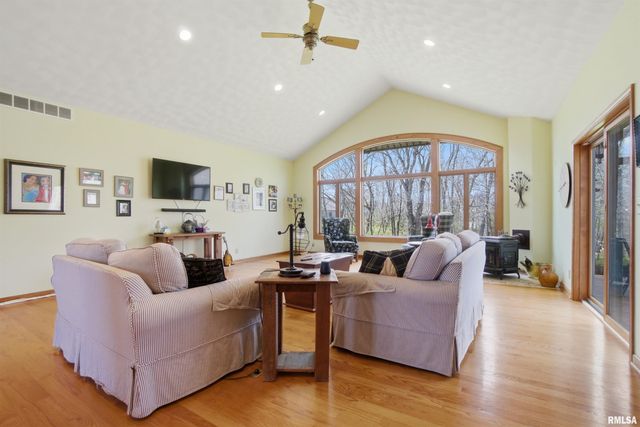 1714 OAK Ridge, Washington, IL 61571