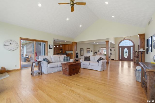 1714 OAK Ridge, Washington, IL 61571