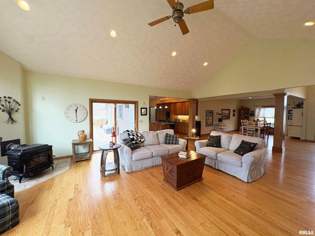 1714 OAK Ridge, Washington, IL 61571