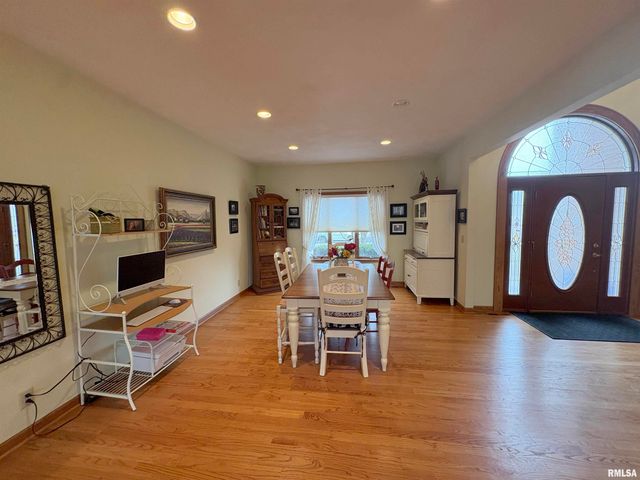 1714 OAK Ridge, Washington, IL 61571