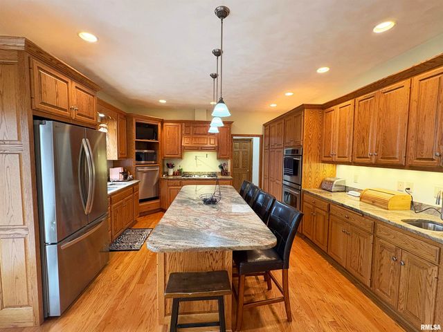 1714 OAK Ridge, Washington, IL 61571