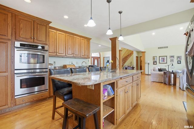 1714 OAK Ridge, Washington, IL 61571