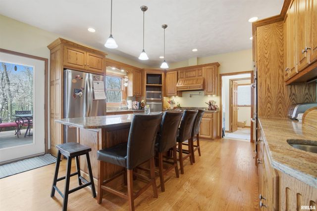 1714 OAK Ridge, Washington, IL 61571