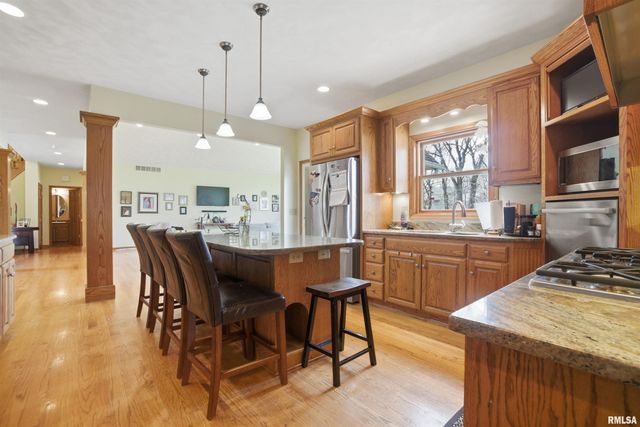 1714 OAK Ridge, Washington, IL 61571