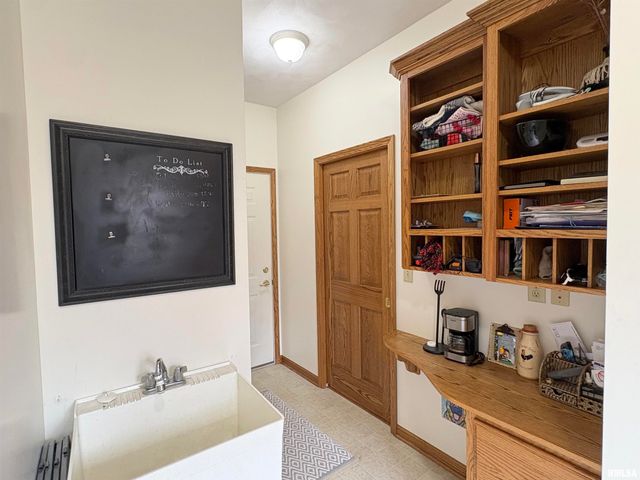 1714 OAK Ridge, Washington, IL 61571
