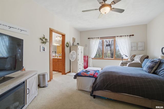 1714 OAK Ridge, Washington, IL 61571