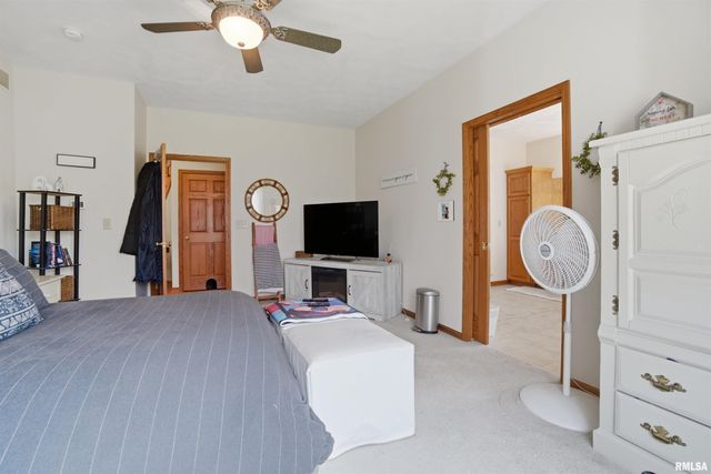 1714 OAK Ridge, Washington, IL 61571