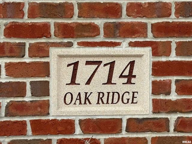1714 OAK Ridge, Washington, IL 61571