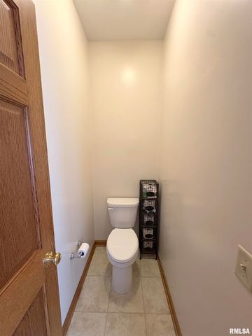 1714 OAK Ridge, Washington, IL 61571