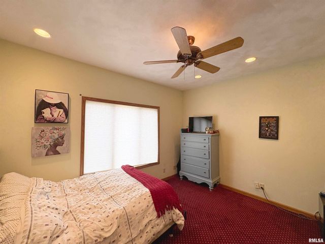 1714 OAK Ridge, Washington, IL 61571