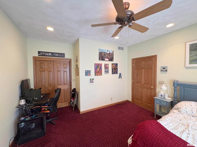 1714 OAK Ridge, Washington, IL 61571