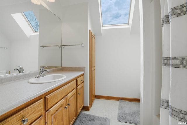 1714 OAK Ridge, Washington, IL 61571