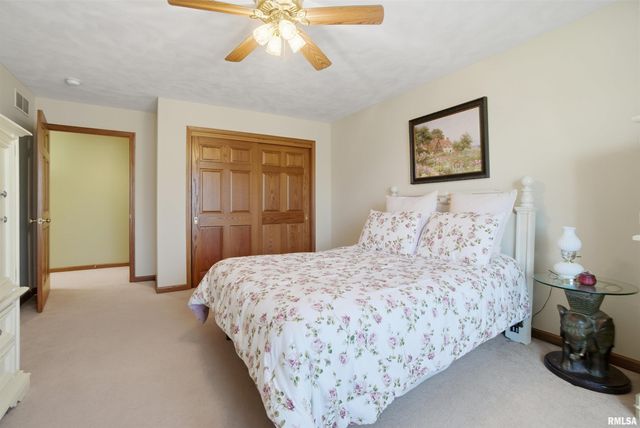 1714 OAK Ridge, Washington, IL 61571