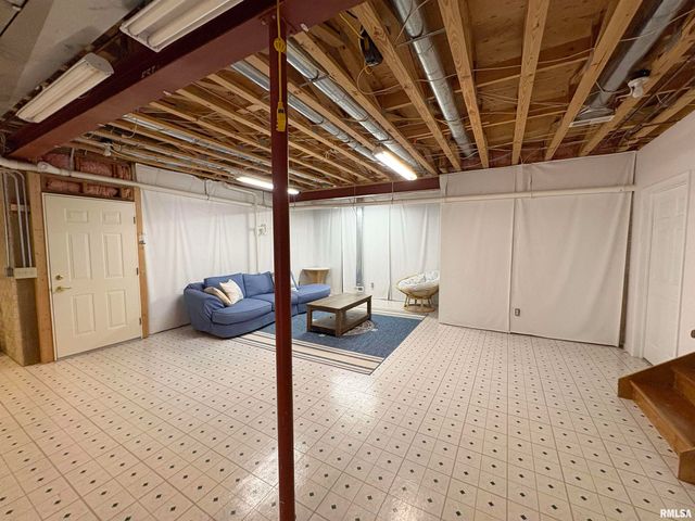 1714 OAK Ridge, Washington, IL 61571