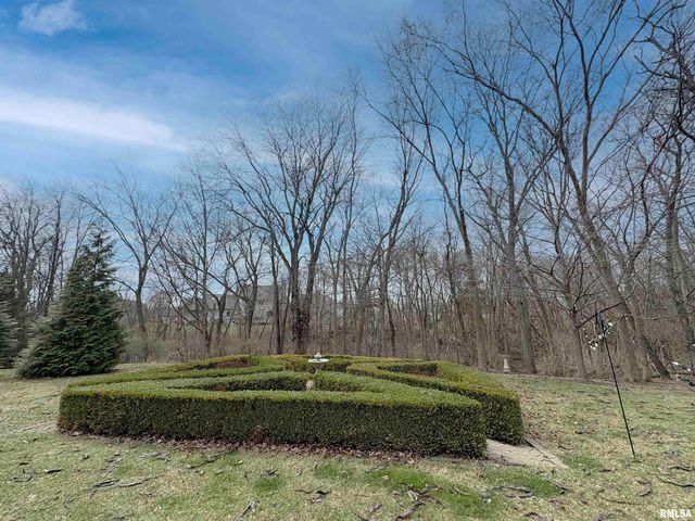 1714 OAK Ridge, Washington, IL 61571