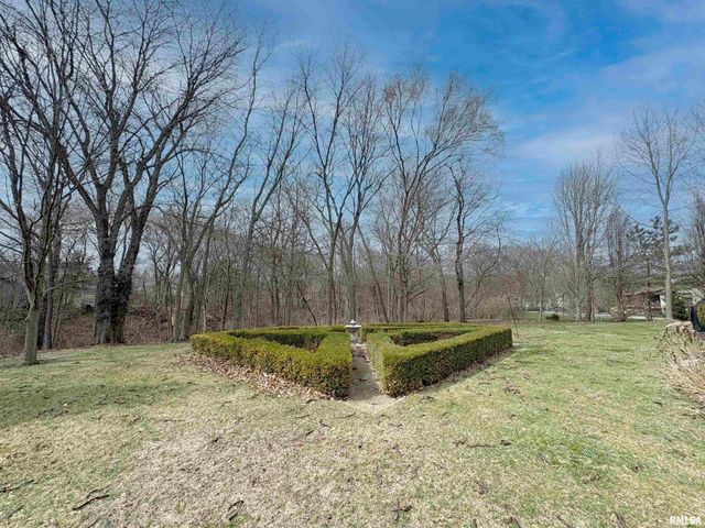 1714 OAK Ridge, Washington, IL 61571