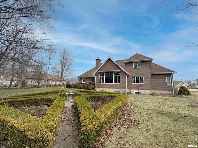 1714 OAK Ridge, Washington, IL 61571