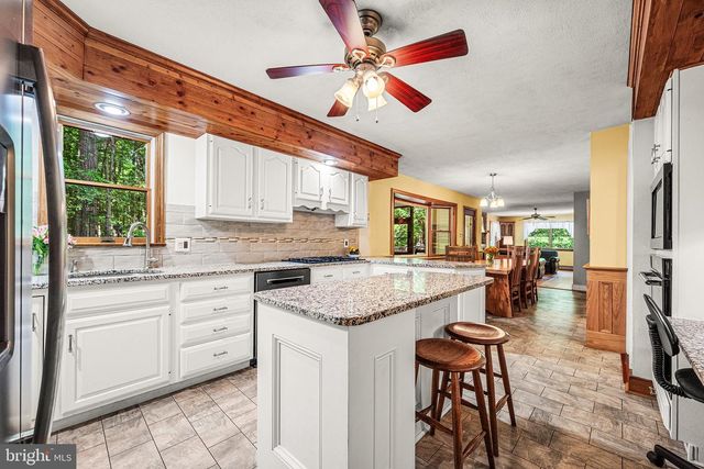 1450 CORNERSTONE DR, Pottstown, PA 19465