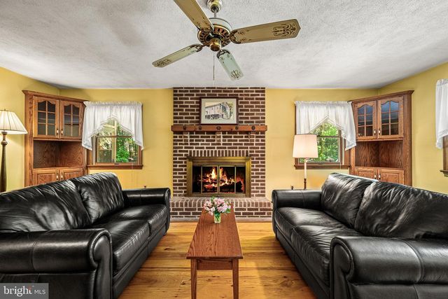 1450 CORNERSTONE DR, Pottstown, PA 19465