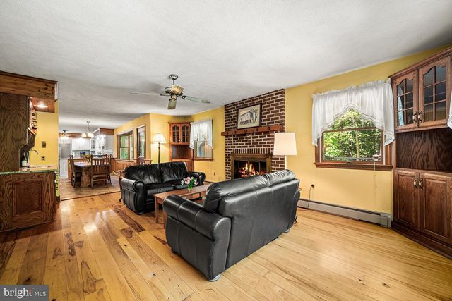 1450 CORNERSTONE DR, Pottstown, PA 19465