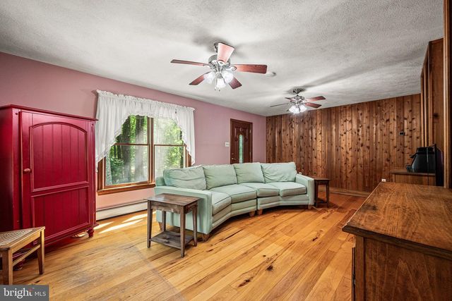 1450 CORNERSTONE DR, Pottstown, PA 19465