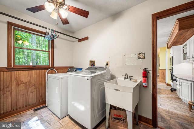 1450 CORNERSTONE DR, Pottstown, PA 19465