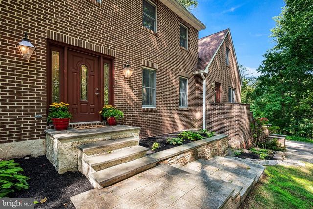 1450 CORNERSTONE DR, Pottstown, PA 19465