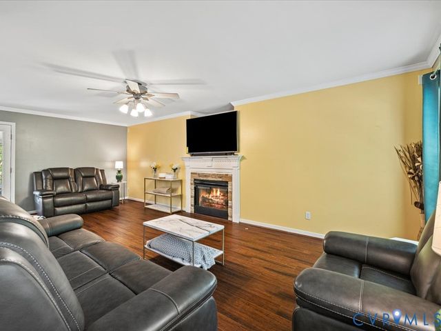 14201 Lyndhurst Dr, Chester, VA 23831