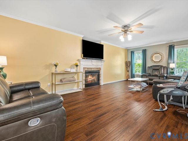 14201 Lyndhurst Dr, Chester, VA 23831