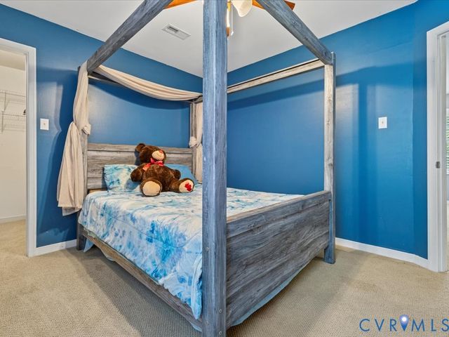 14201 Lyndhurst Dr, Chester, VA 23831
