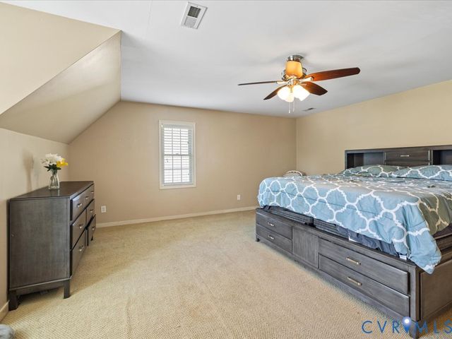 14201 Lyndhurst Dr, Chester, VA 23831