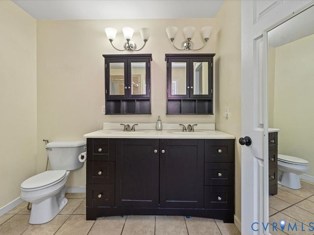 14201 Lyndhurst Dr, Chester, VA 23831