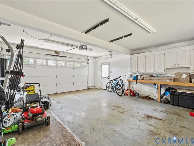 14201 Lyndhurst Dr, Chester, VA 23831
