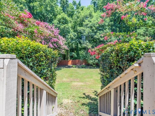 14201 Lyndhurst Dr, Chester, VA 23831