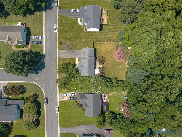14201 Lyndhurst Dr, Chester, VA 23831