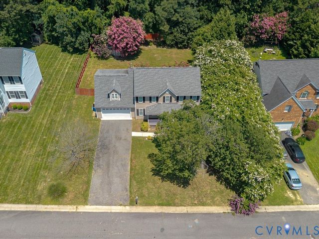14201 Lyndhurst Dr, Chester, VA 23831